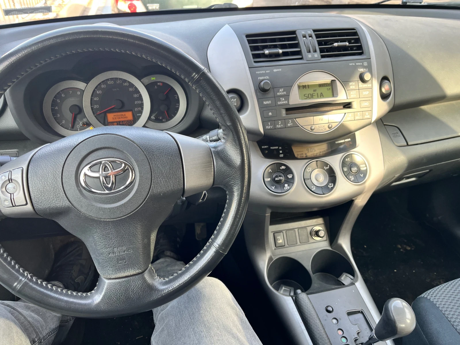 Toyota Rav4 2.0i auto - изображение 8