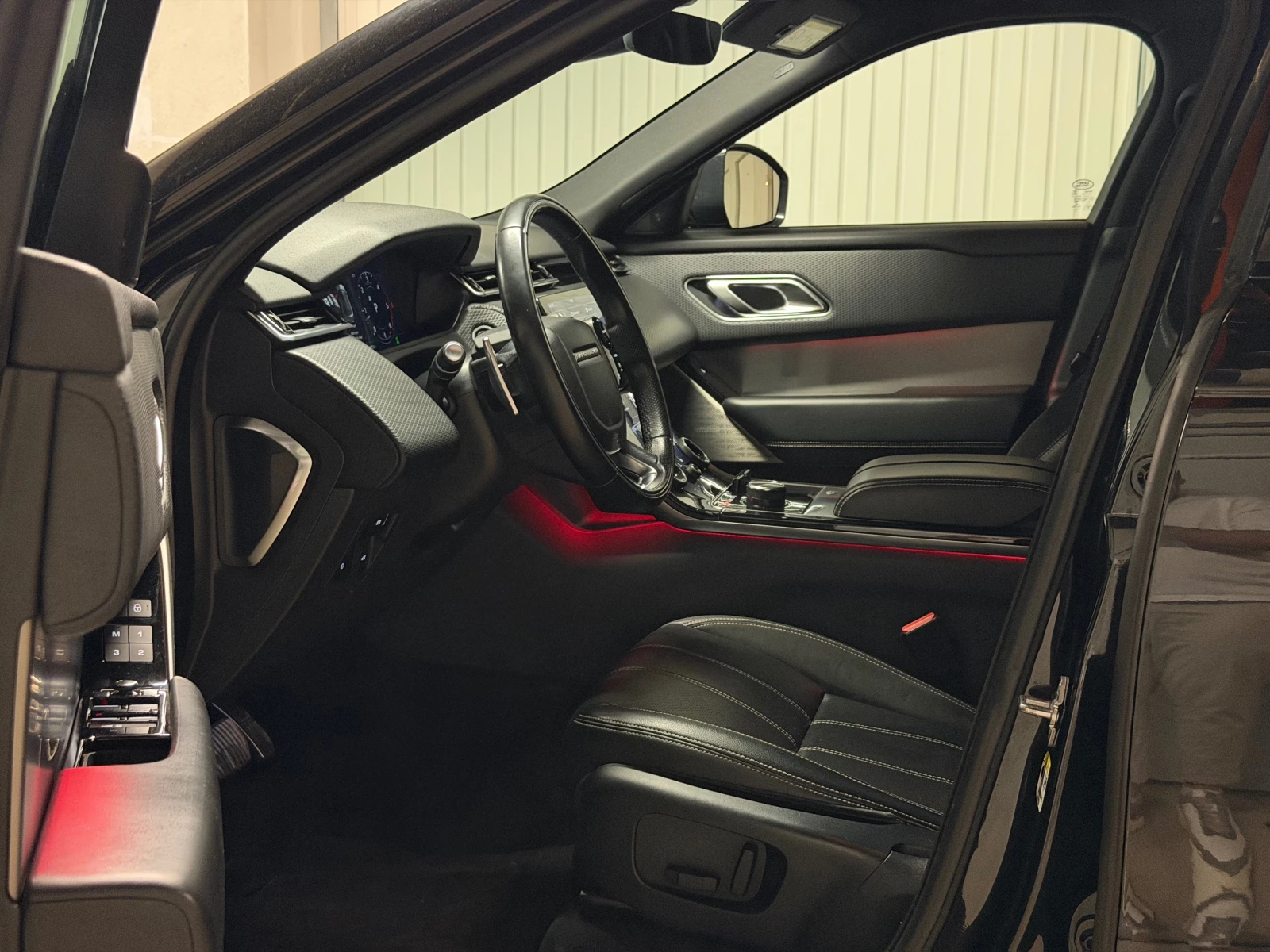 Land Rover Range Rover Velar R-DYNAMIC* ВЪЗДУХ* MATRIX* 4X4* HUD* MERIDIAN и ощ, снимка 8 - Автомобили и джипове - 53731956