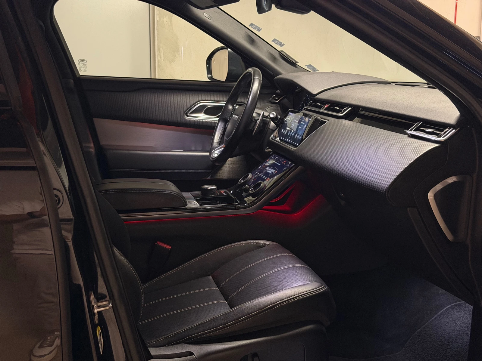 Land Rover Range Rover Velar R-DYNAMIC* ВЪЗДУХ* MATRIX* 4X4* HUD* MERIDIAN и ощ, снимка 9 - Автомобили и джипове - 53731956