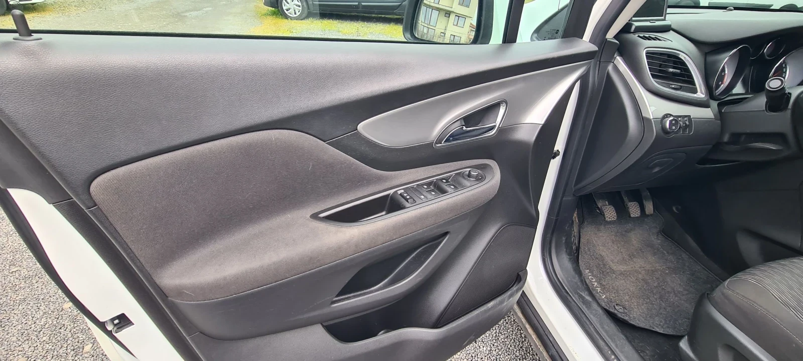 Opel Mokka 1.7 cdti, снимка 10 - Автомобили и джипове - 54044273