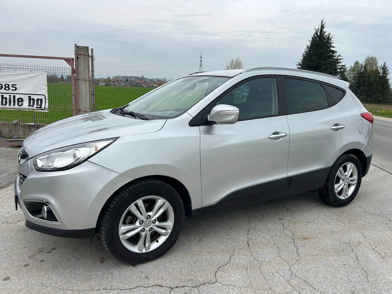 Hyundai IX35 2.0 CRDi КОЖА/ПОДГРЕВ, снимка 4 - Автомобили и джипове - 54303999