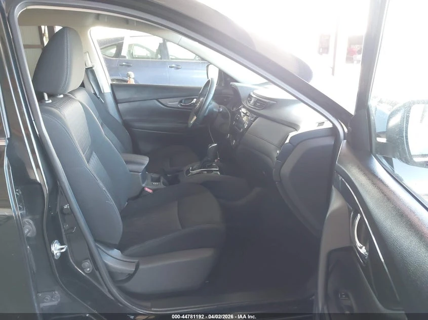 Nissan Rogue 2.5l Sv, снимка 5 - Автомобили и джипове - 54256857