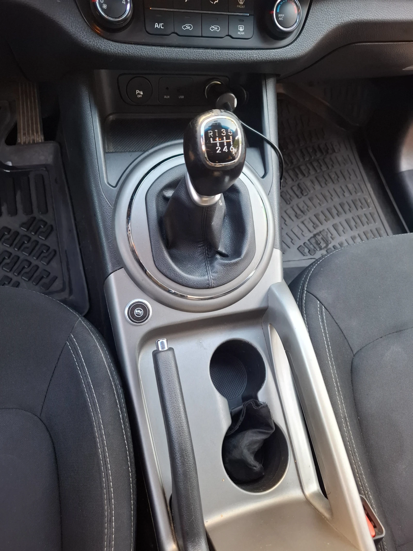 Kia Sportage 1.6 Бензин/Газ, снимка 12 - Автомобили и джипове - 55503722