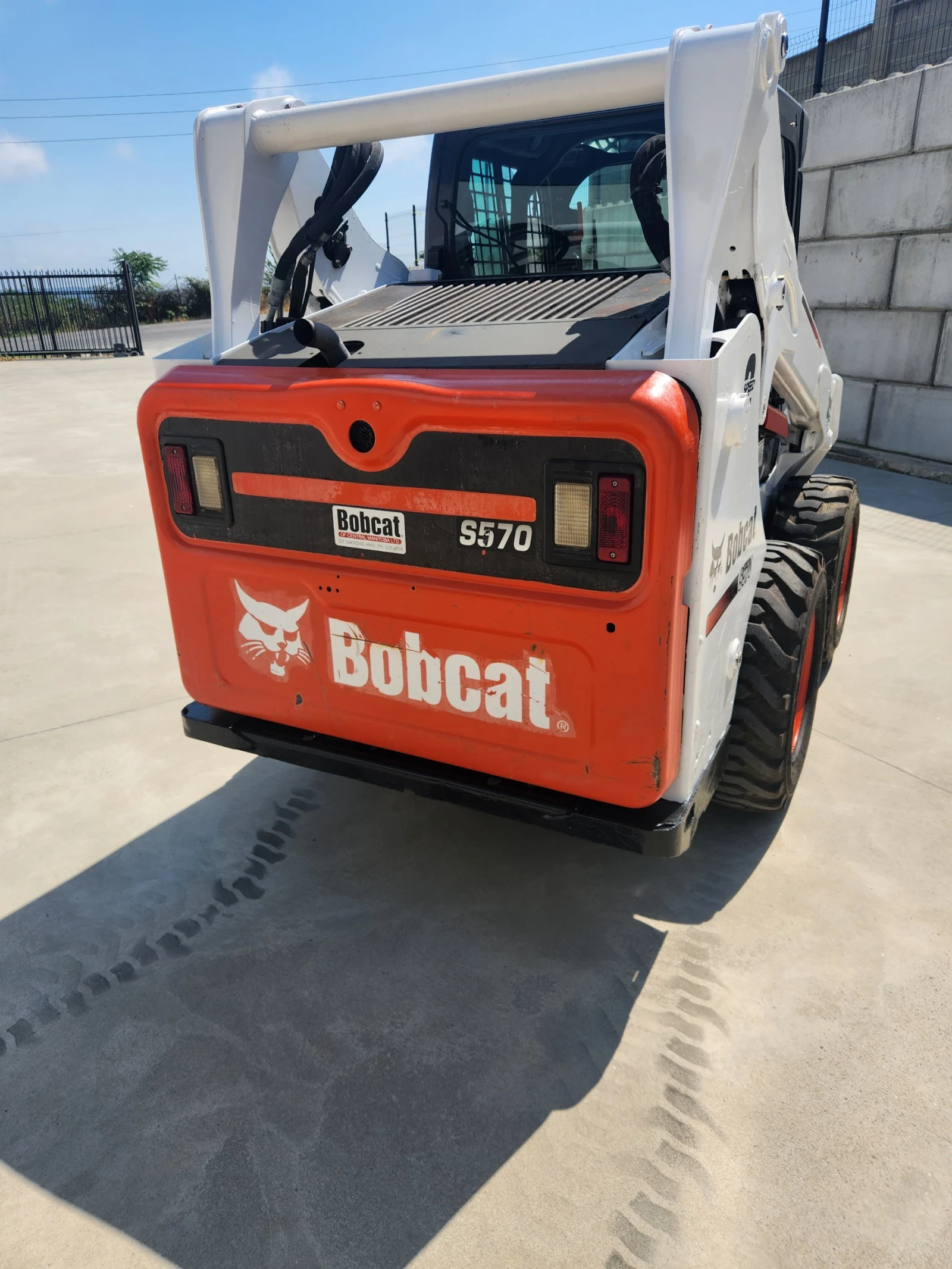 Мини челни товарачи Bobcat S570 - изображение 4