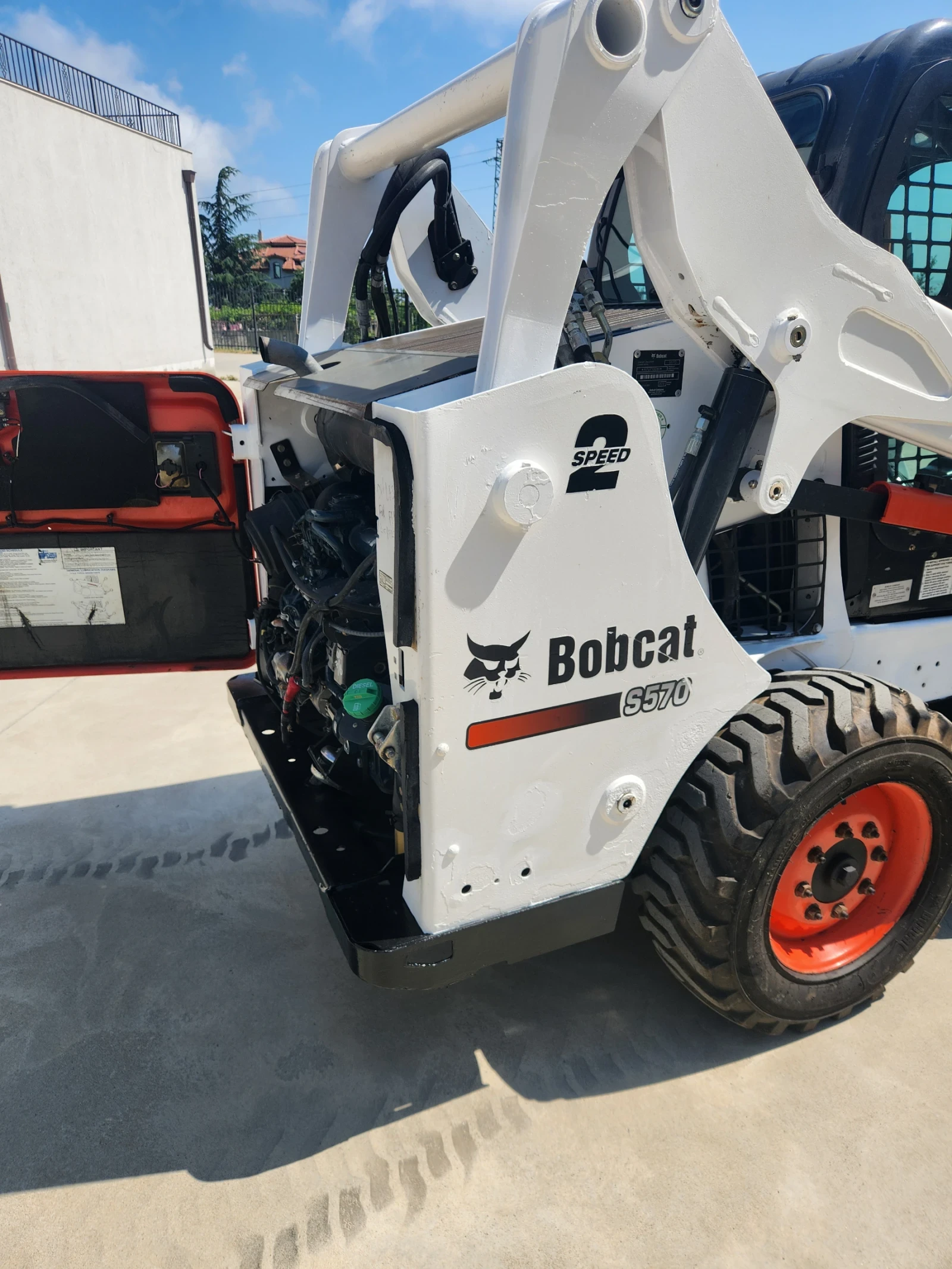 Мини челни товарачи Bobcat S570 - изображение 5