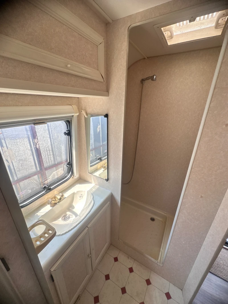 Каравана Bailey Pageant Moselle, снимка 14 - Каравани и кемпери - 51335135