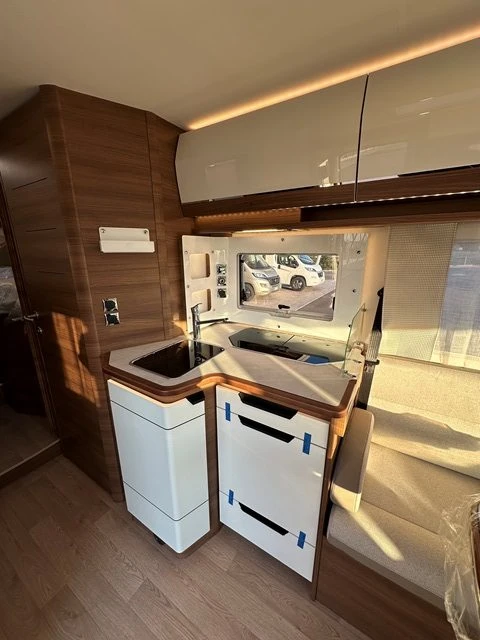 Кемпер Rapido 866F AT8 2025 АВТОМАТИК* ВИСОКО ОБОРУДВАНЕ - изображение 6