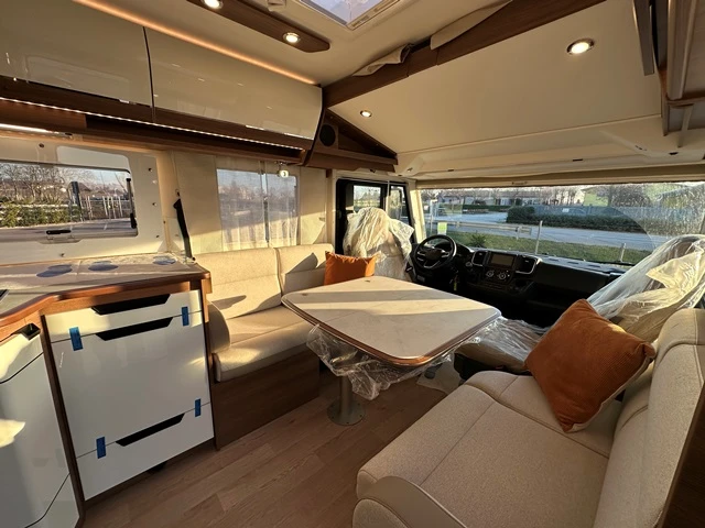 Кемпер Rapido 866F AT8 2025 АВТОМАТИК* ВИСОКО ОБОРУДВАНЕ - изображение 4