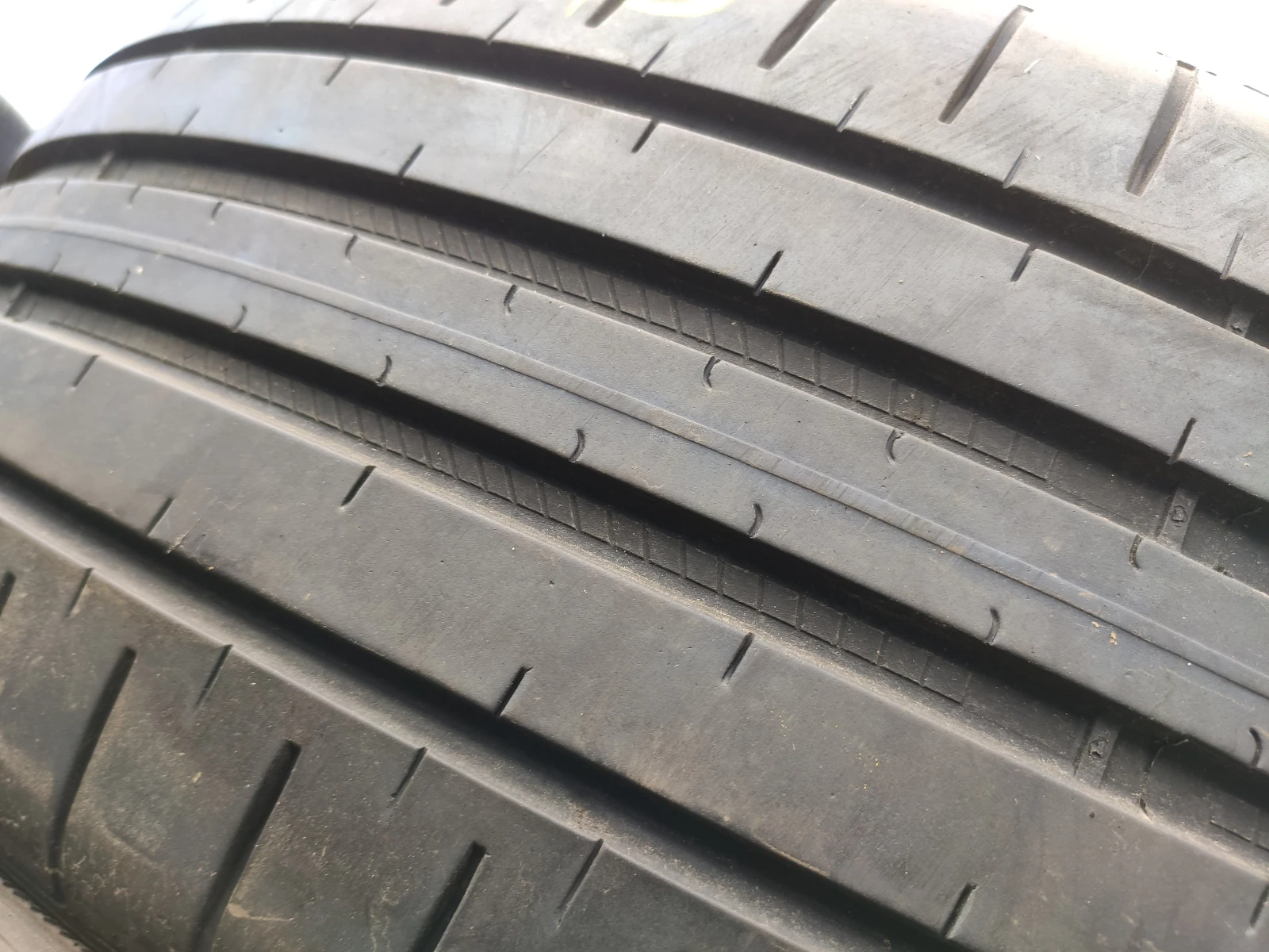 Гуми Летни 215/50R19, снимка 2 - Гуми и джанти - 54655540