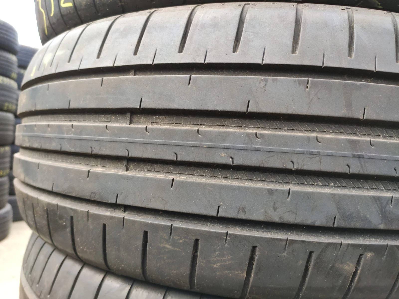 Гуми Летни 215/50R19, снимка 4 - Гуми и джанти - 54655540