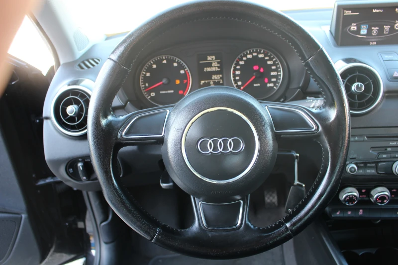 Audi A1 1.2 TFSi, снимка 11 - Автомобили и джипове - 47344204