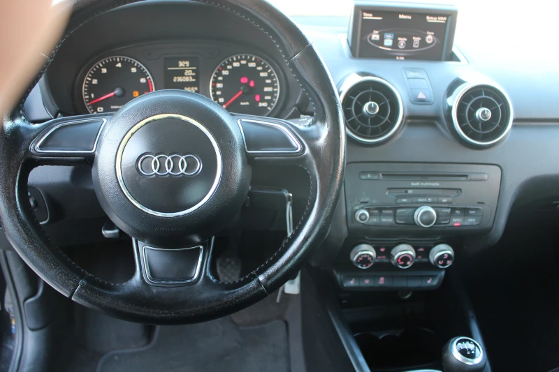 Audi A1 1.2 TFSi, снимка 12 - Автомобили и джипове - 47344204