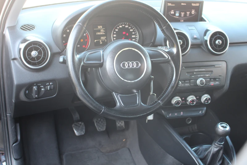 Audi A1 1.2 TFSi, снимка 6 - Автомобили и джипове - 47344204