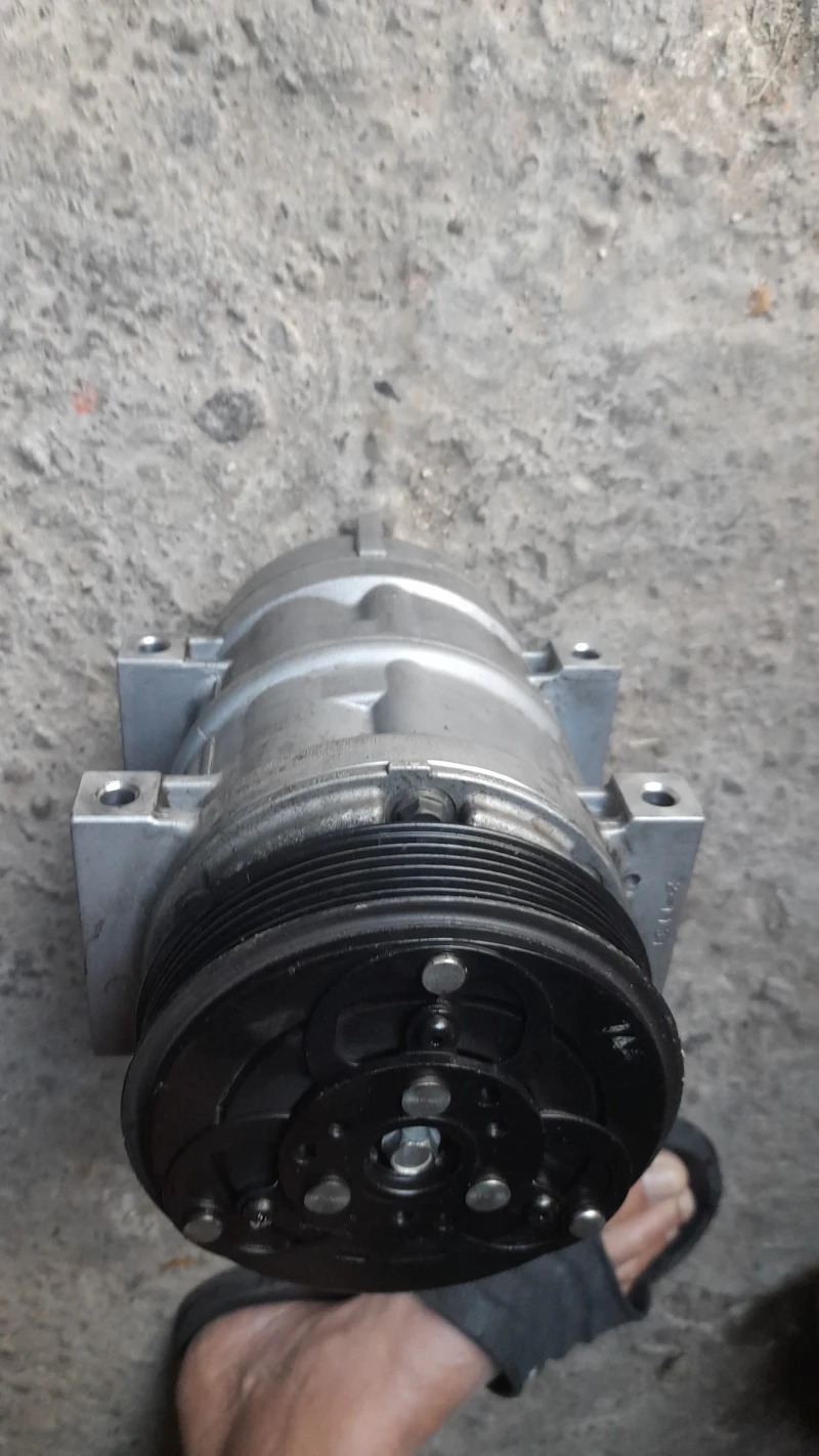 Volvo V70 2.4 d5, снимка 6 - Автомобили и джипове - 47582675