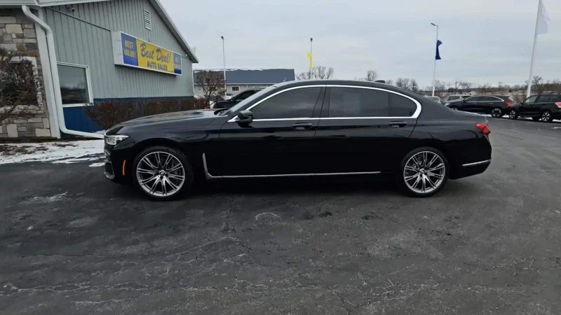 BMW 750 XDRIVE * CAMERA * LED * ПОДГРЕВ * NAVI, снимка 3 - Автомобили и джипове - 48706649