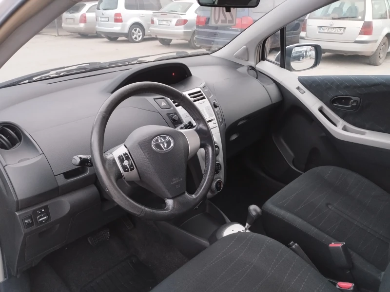 Toyota Yaris 1.4 D4D АВТОМАТИК, снимка 8 - Автомобили и джипове - 49072358