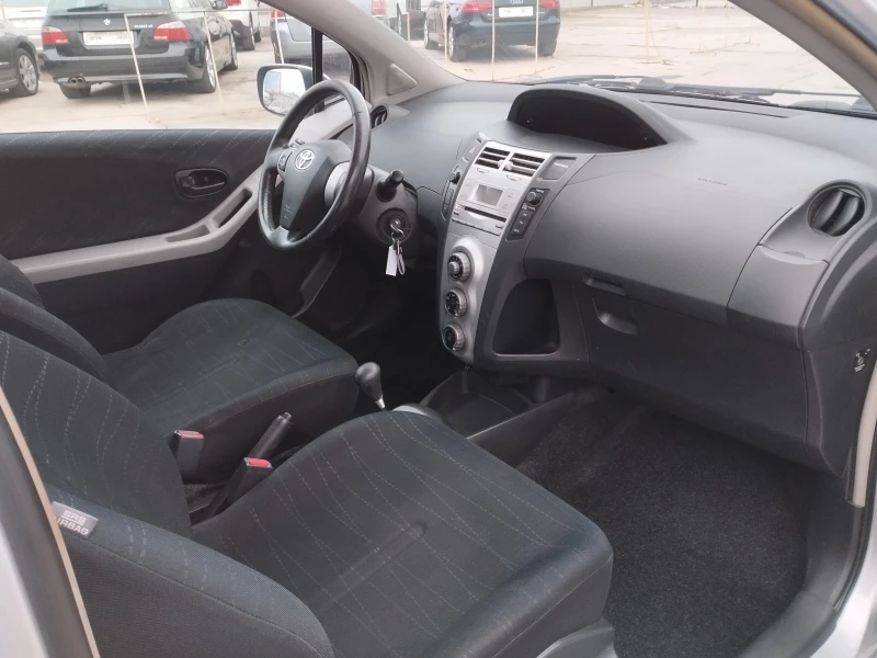 Toyota Yaris 1.4 D4D АВТОМАТИК, снимка 11 - Автомобили и джипове - 49072358