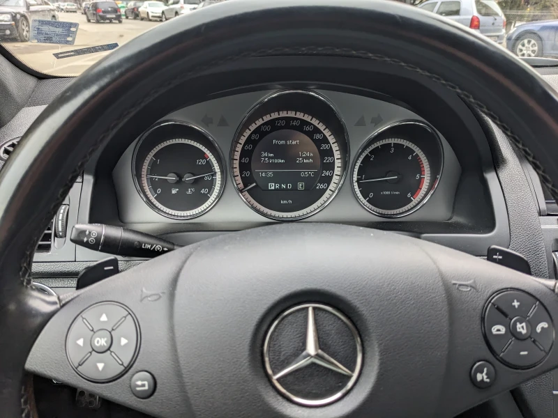 Mercedes-Benz C 220 AMG Line, снимка 11 - Автомобили и джипове - 49330055