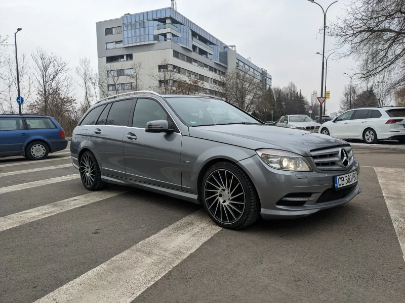 Mercedes-Benz C 220 AMG Line, снимка 1 - Автомобили и джипове - 49330055