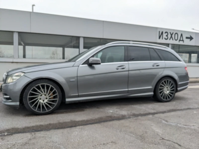 Mercedes-Benz C 220 AMG Line, снимка 13 - Автомобили и джипове - 49330055