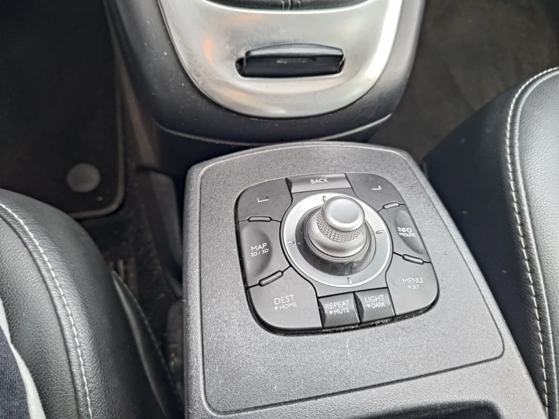 Renault Grand scenic, снимка 12 - Автомобили и джипове - 52086081