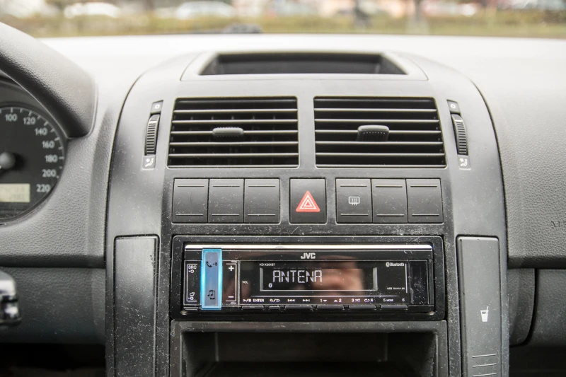 VW Polo 9N -- 140000 км -- Отлично, снимка 8 - Автомобили и джипове - 52583292