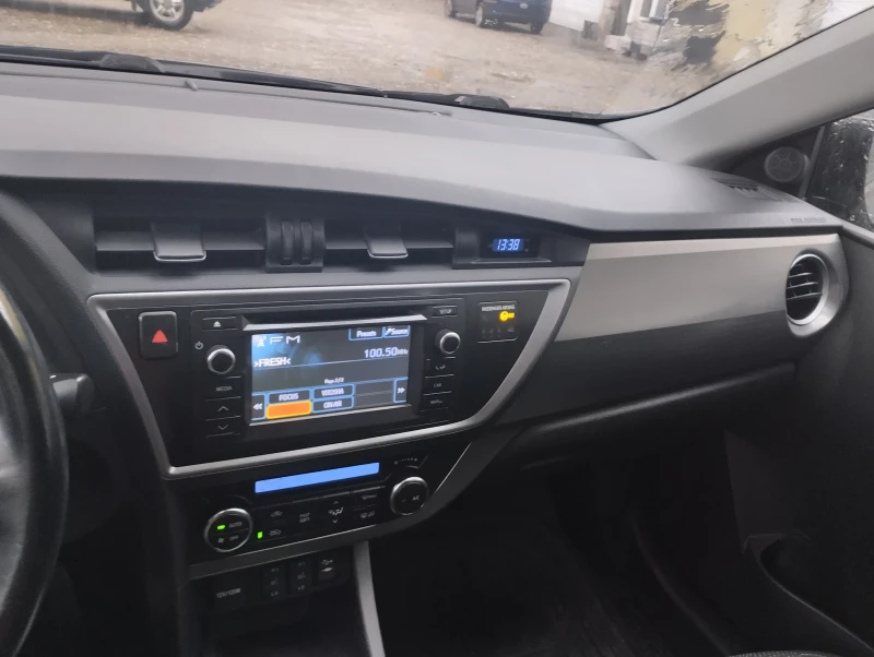 Toyota Auris 1.4 d4d, снимка 7 - Автомобили и джипове - 52933425