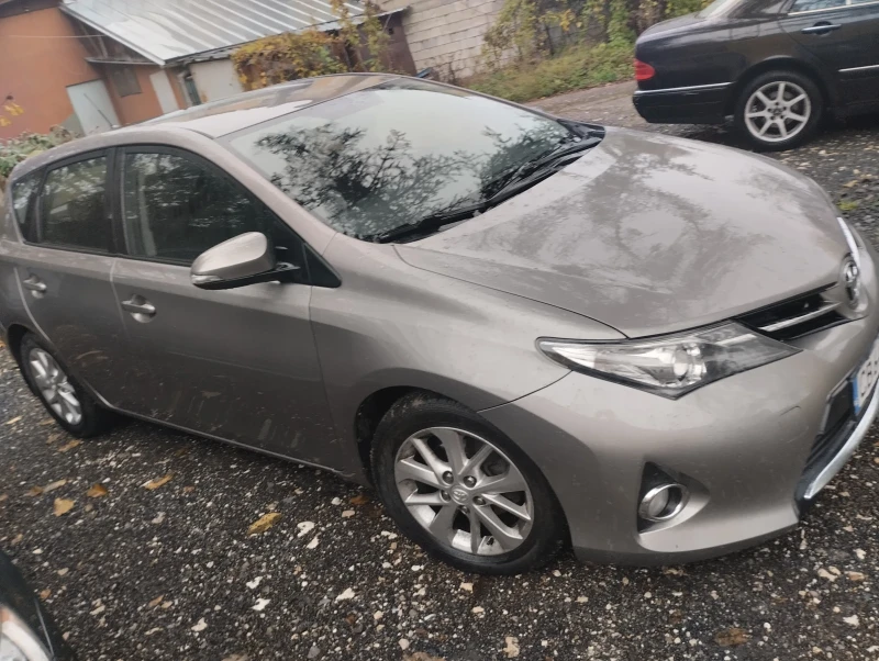 Toyota Auris 1.4 d4d, снимка 2 - Автомобили и джипове - 52933425