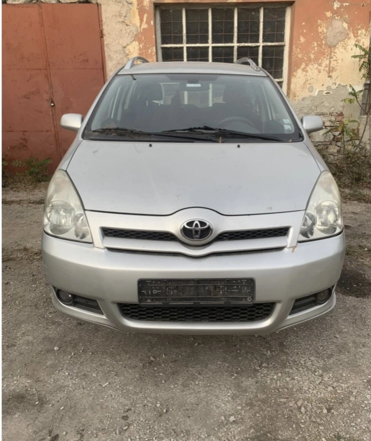 Toyota Corolla verso 1.8 i, снимка 5 - Автомобили и джипове - 43217451