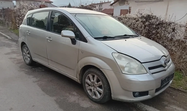 Toyota Corolla verso 2.0 d4d и 1.8 i, снимка 7 - Автомобили и джипове - 43217451