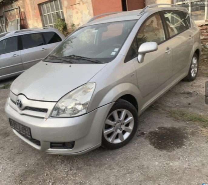 Toyota Corolla verso 1.8 i, снимка 1 - Автомобили и джипове - 43217451