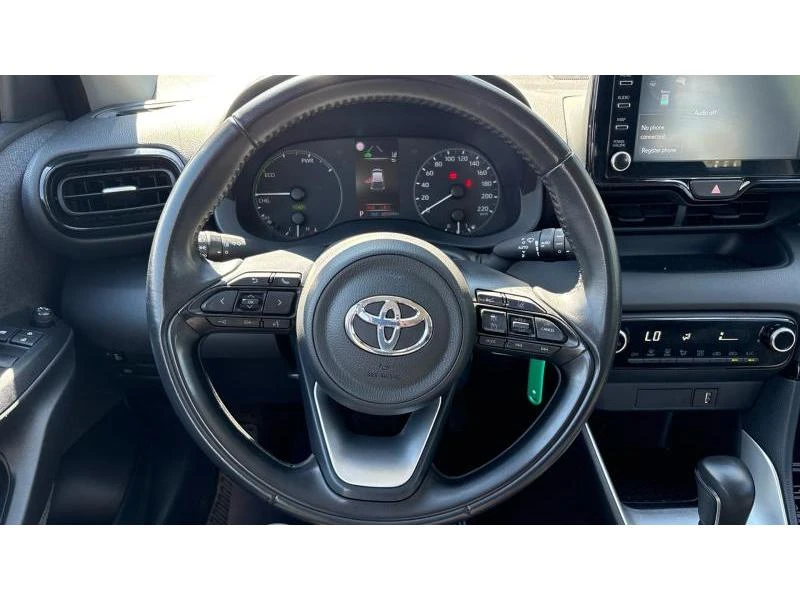 Toyota Yaris 1.5HSD FANCY, снимка 13 - Автомобили и джипове - 55043301
