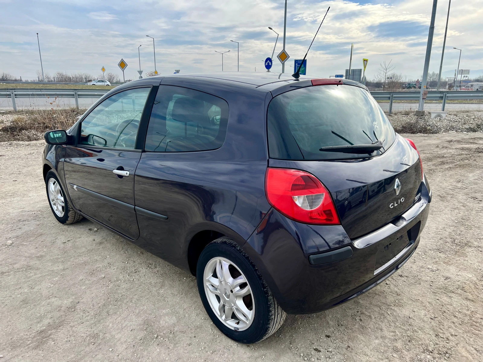 Renault Clio 1.2 Бензин LeLINE - изображение 6