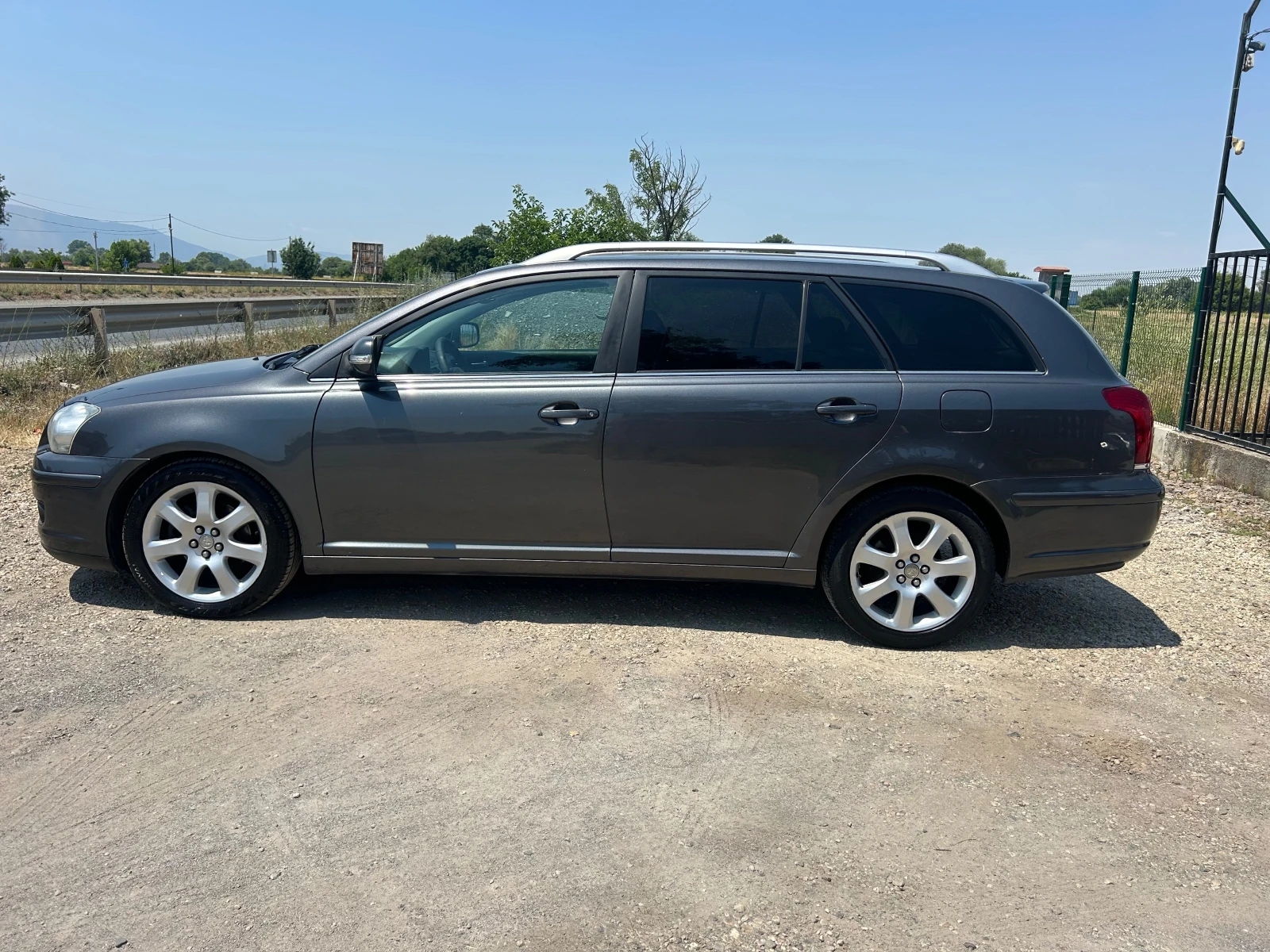 Toyota Avensis 2.0 D4D FACELIFT - изображение 4