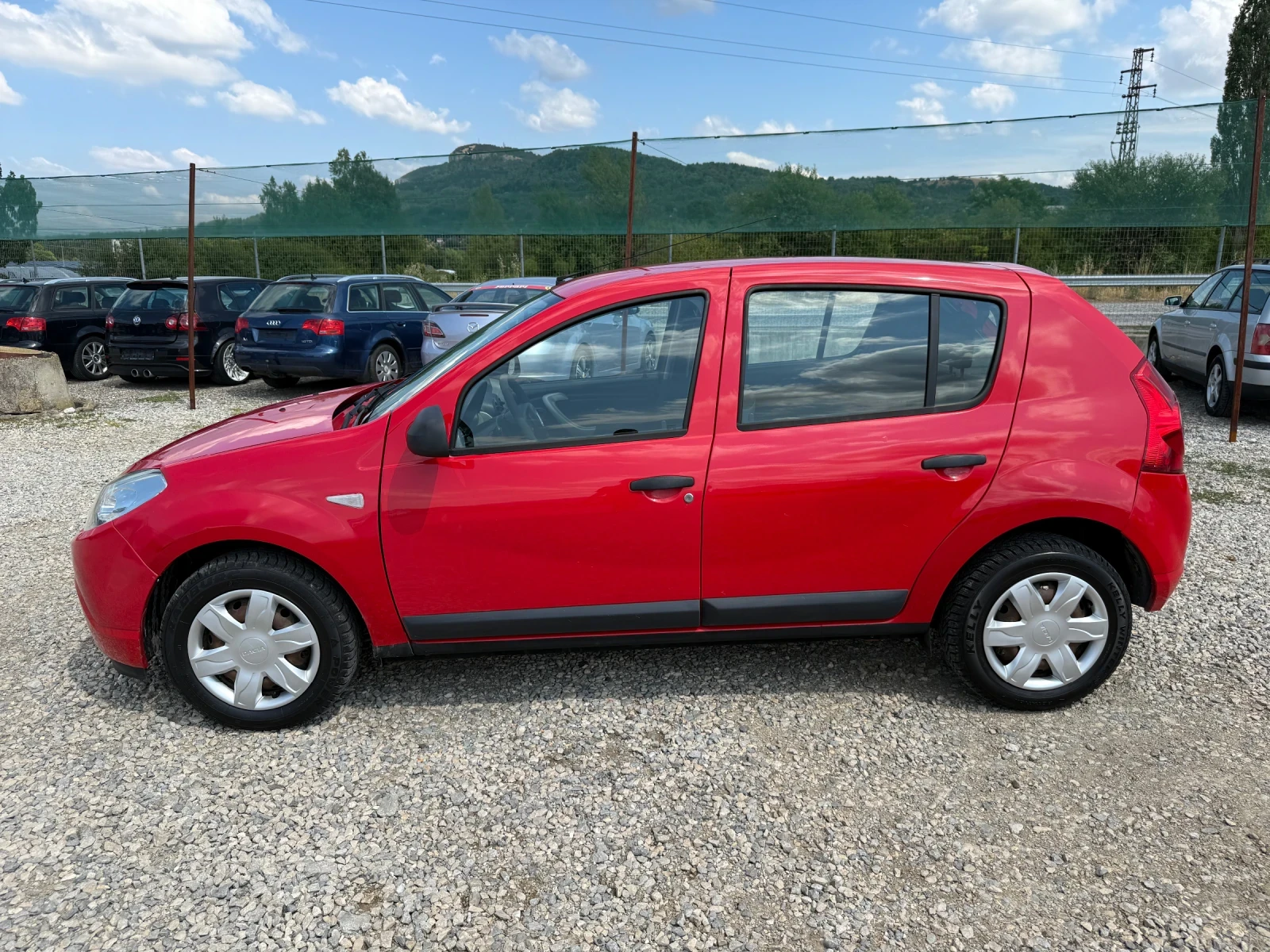 Dacia Sandero 1.2i-75PS-КЛИМАТИК - изображение 8