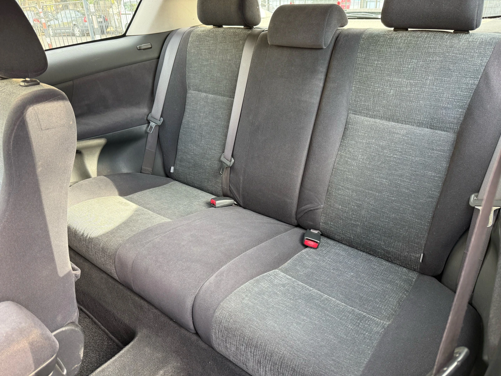 Toyota Corolla 1.4 от първи собственик - изображение 10