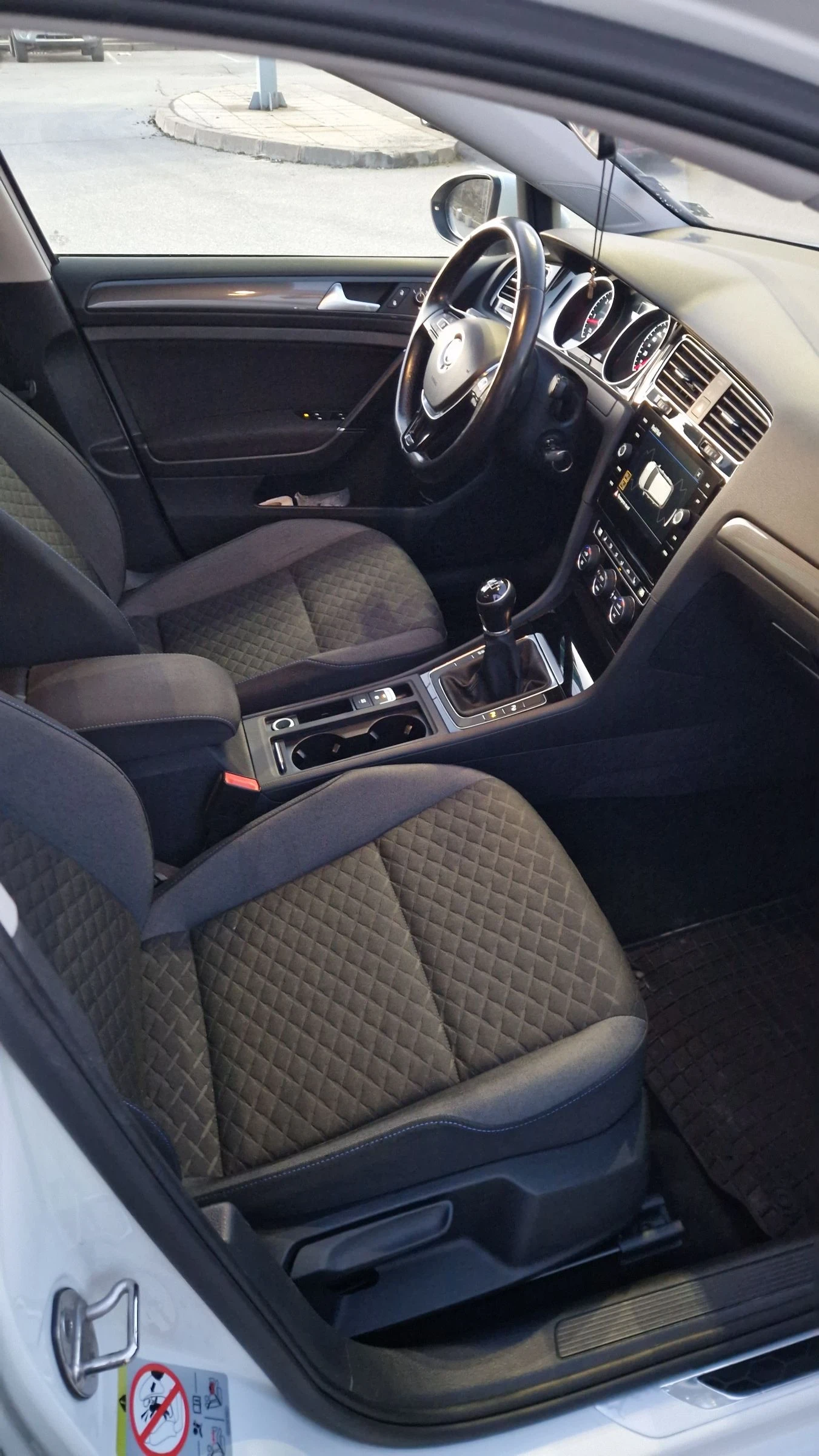 VW Golf 1.6 TDI 116ks. JOIN - изображение 9