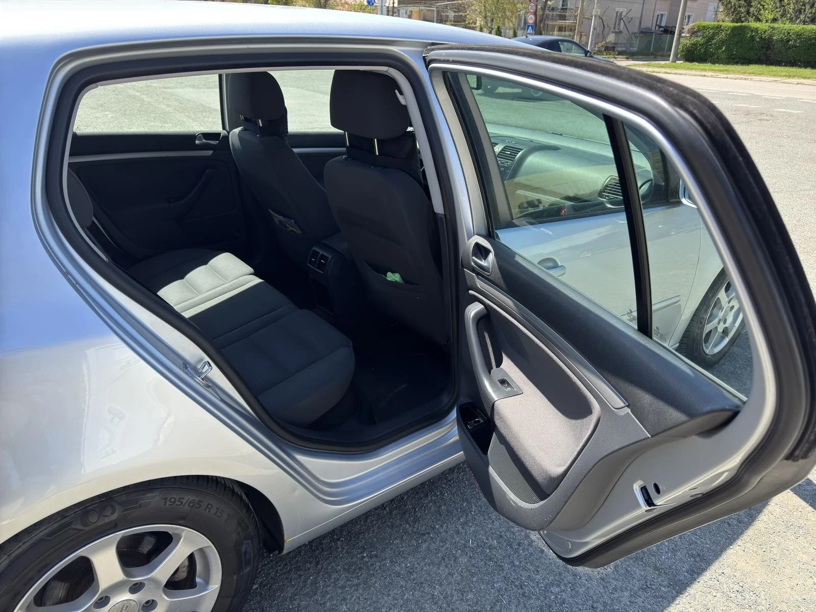 VW Golf, снимка 5 - Автомобили и джипове - 53802877