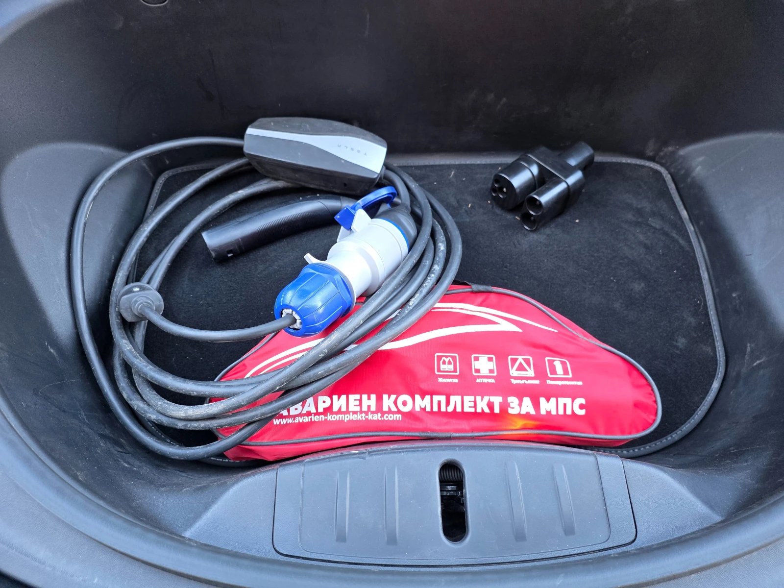 Tesla Model 3, снимка 11 - Автомобили и джипове - 54114357