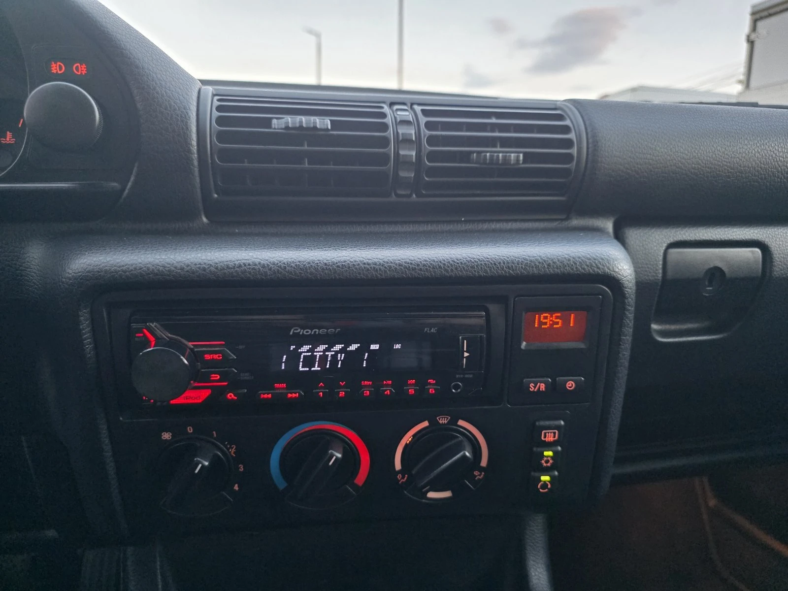 BMW 323 TI, снимка 11 - Автомобили и джипове - 54127651