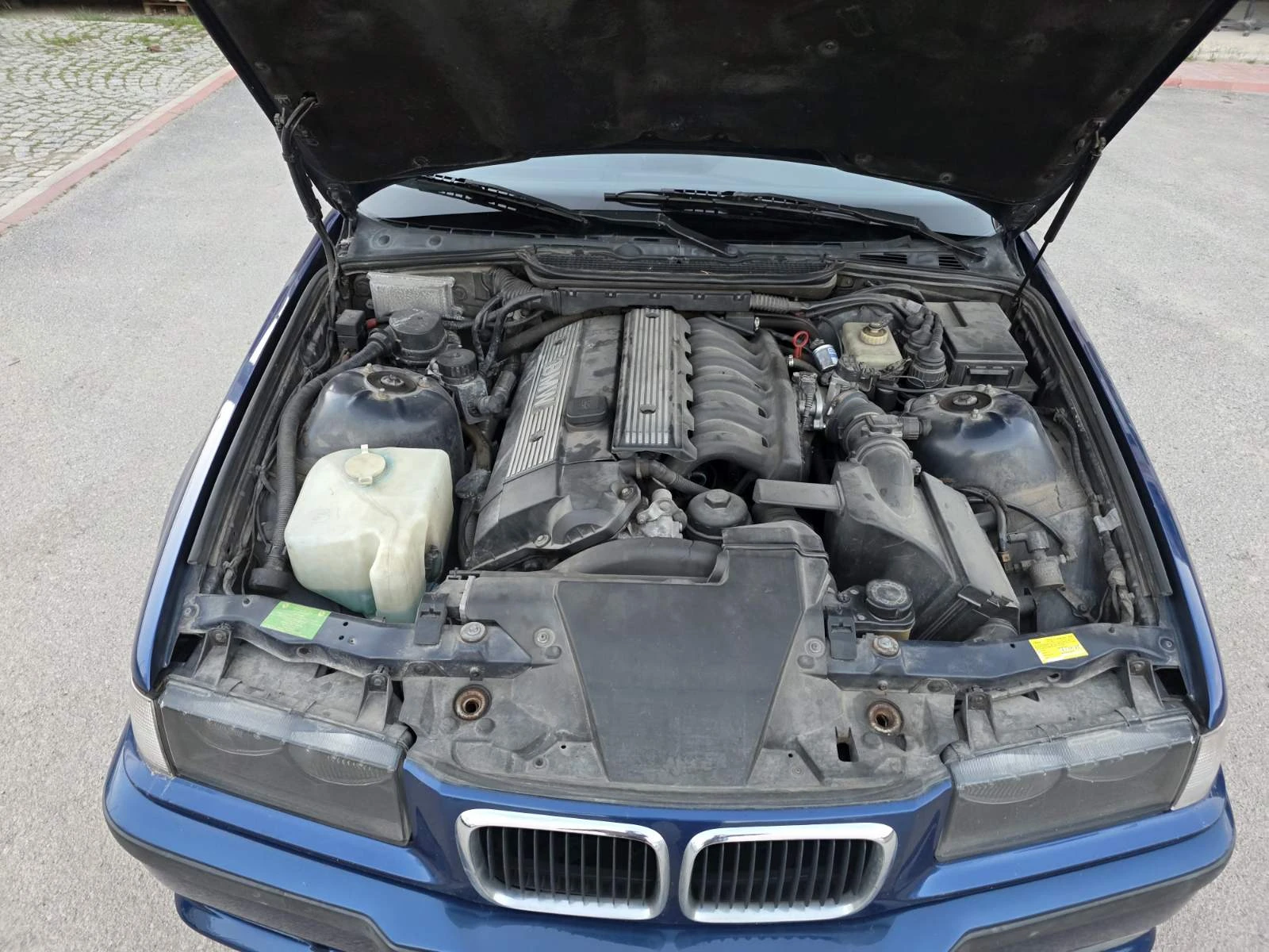BMW 323 TI, снимка 12 - Автомобили и джипове - 54127651