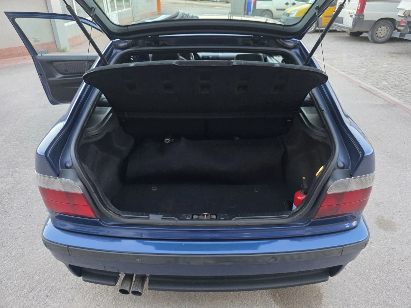 BMW 323 TI, снимка 13 - Автомобили и джипове - 54127651