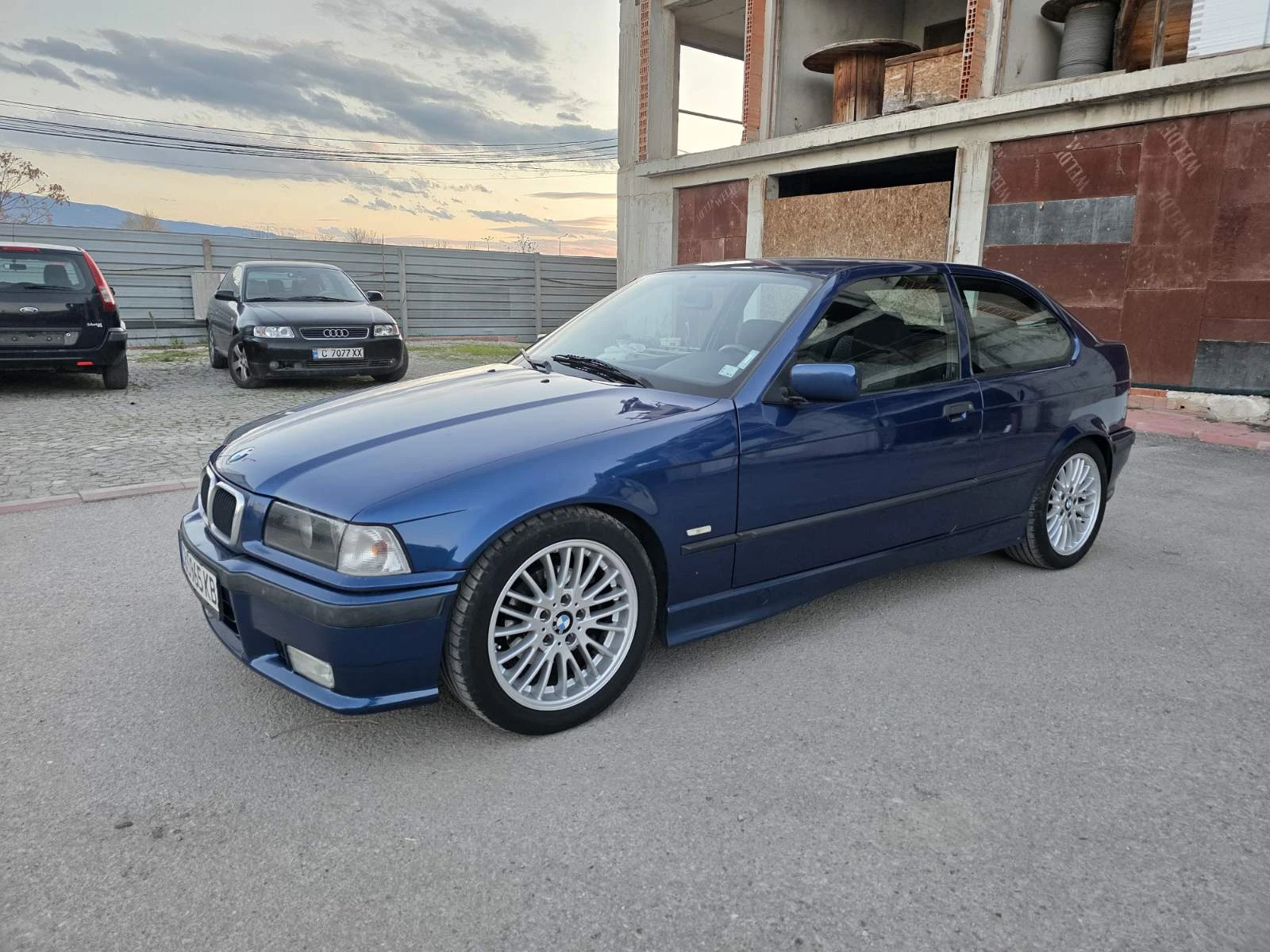 BMW 323 TI, снимка 2 - Автомобили и джипове - 54127651