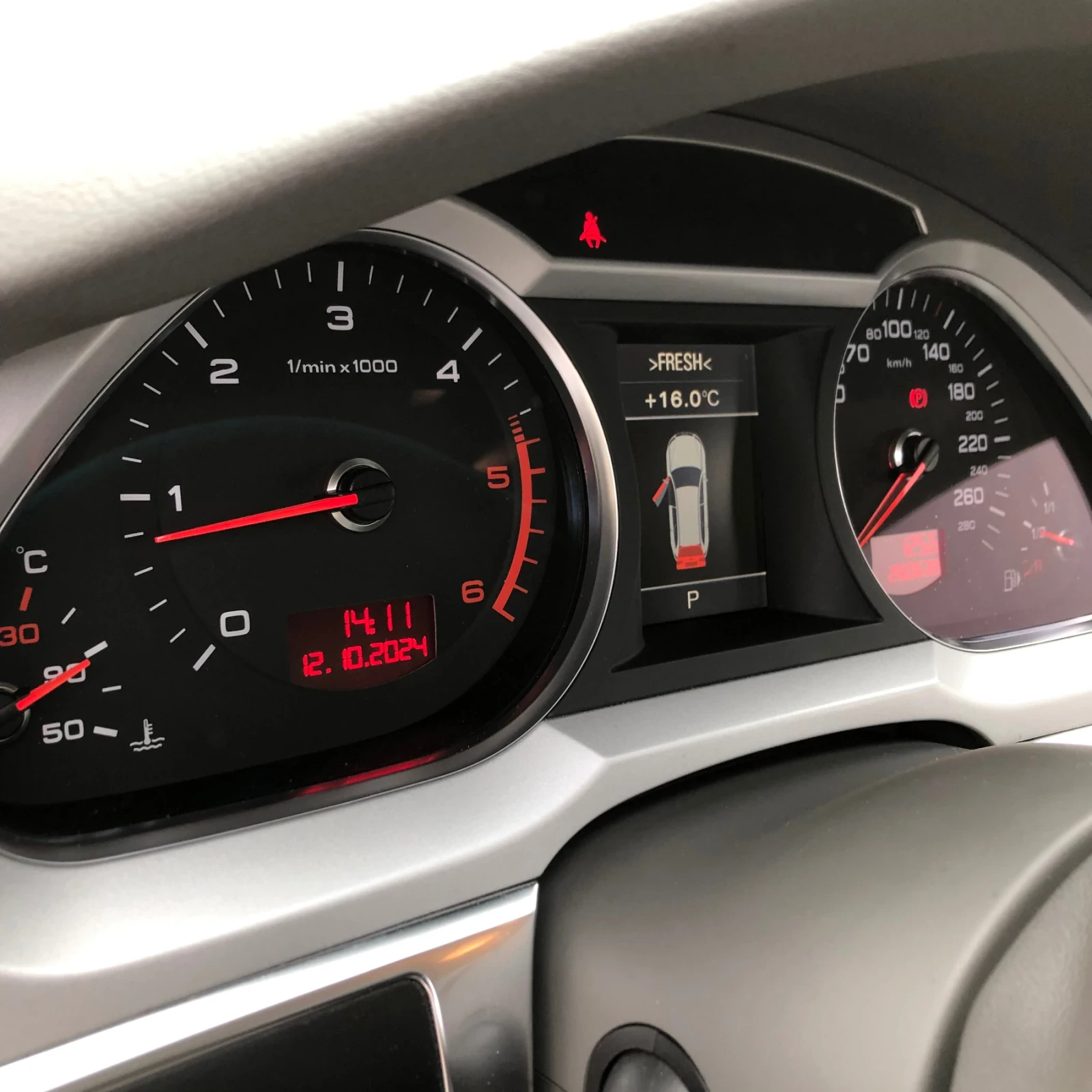 Audi A6 2.7TDI 190hp Автомат/ Обслужена, снимка 9 - Автомобили и джипове - 54258979