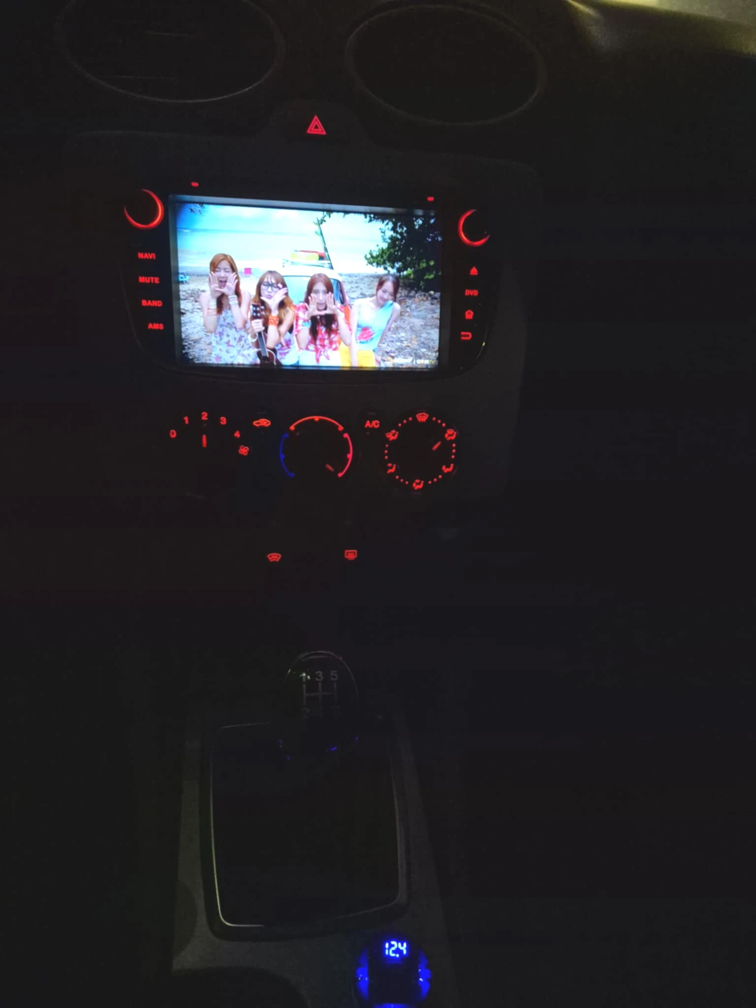 Ford Focus 1.8i GAZ Navi, снимка 9 - Автомобили и джипове - 54324713