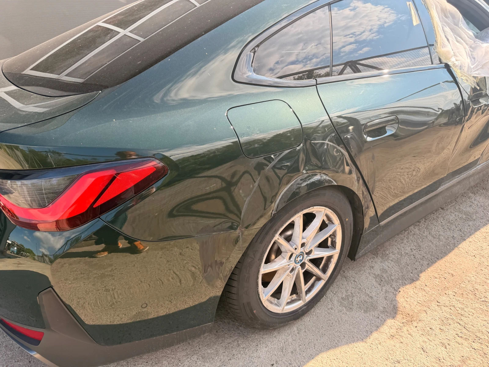 BMW i4 e Drive 40 | Mobile.bg � ����������� 5