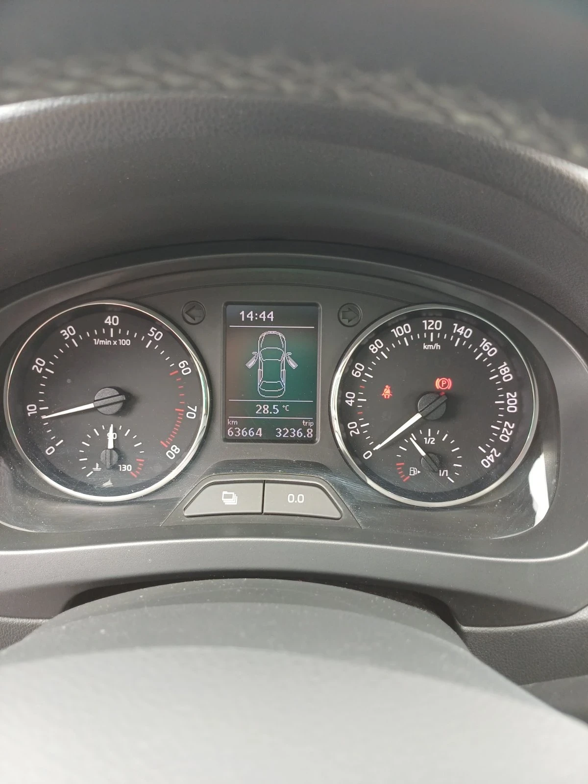 Skoda Rapid, снимка 9 - Автомобили и джипове - 55354796