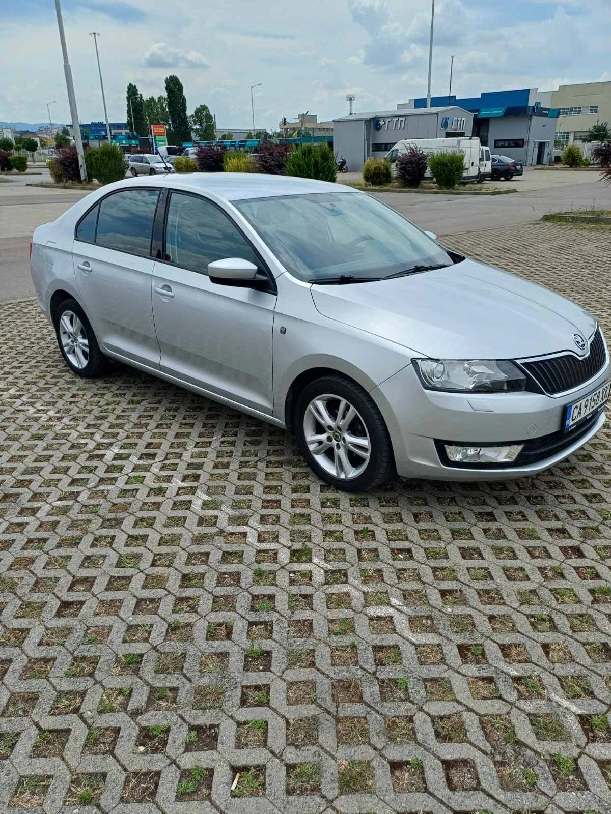 Skoda Rapid, снимка 5 - Автомобили и джипове - 55354796