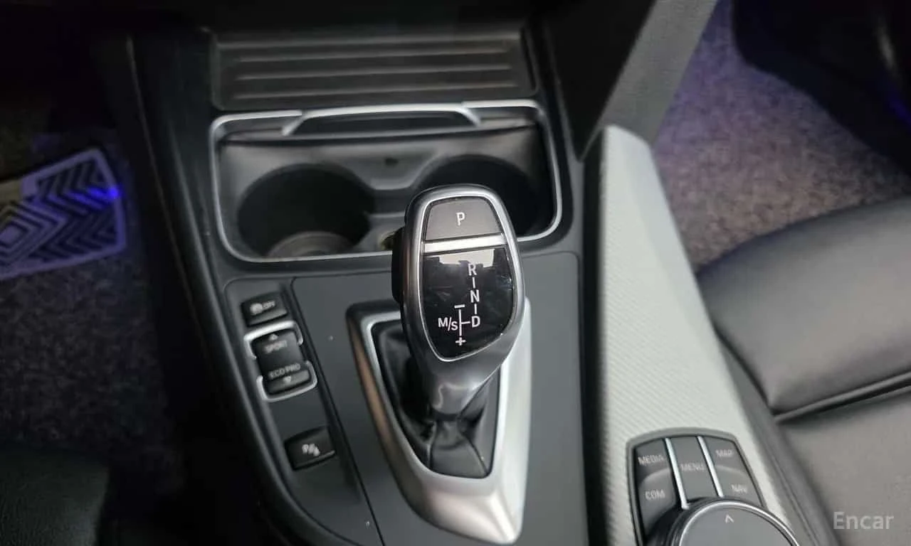 BMW 320 * 320d M Sport Shadow * ЦЕНА ДО БГ, снимка 9 - Автомобили и джипове - 55572203