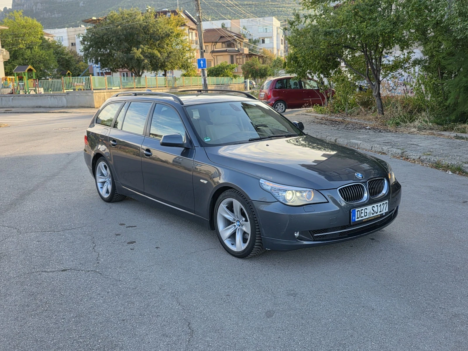 BMW 530 LCI хедъп вакуум, снимка 4 - Автомобили и джипове - 55852004